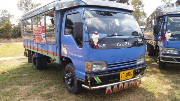 รถ isuzu npr 130 ปี48 รถห้างแท้