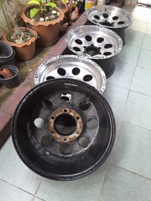 Max หยดนำ้ ขอบ15*8 et0 สภาพสวยๆ 1ชุด Max หยดนำ้ ขอบ15*8 et0 สภาพสวยๆ 1ชุด