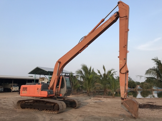 ขาย HITACHI ZX200 บูมยาว 7000 ชม. สภาพสวยมาก เดิมๆเลย สนใจติดต่อ 081-4283210