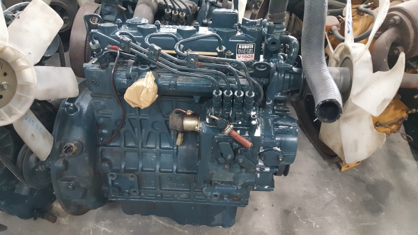 ขาย เครื่องยนต์ KUBOTA 4สูบ รุ่น V1505 มือสองญี่ปุ่นแท้