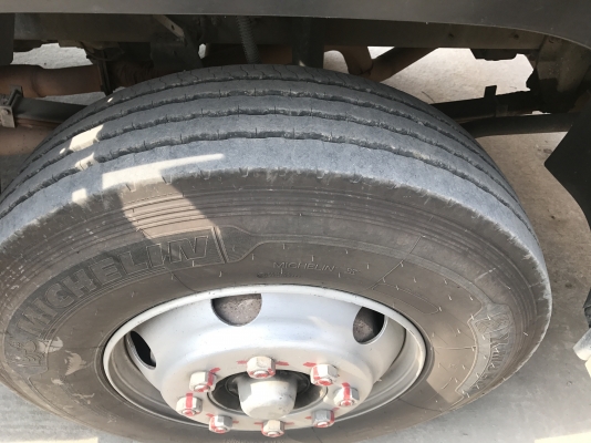 ขายIsuzu FVM 240 แรง ปี 52 ช่วงยาว 7.50 เมตร แทงค์โหลดล่าง 4 ช่อง 18,000 ลิตร พร้อมใช้