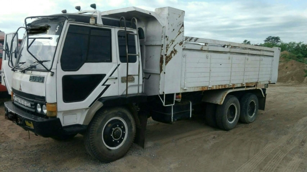 MITSUBISHI FN527MA 10สปีด เครื่อง6D16 195แรง สถาพดีทั้งคัน อยู่ภาคอิสาน ราคา480,000บ. สนใจ 083560159