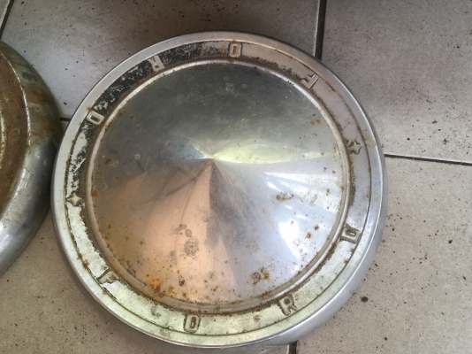 กระทะล้อพร้อมฝาครอบรถเมกัน