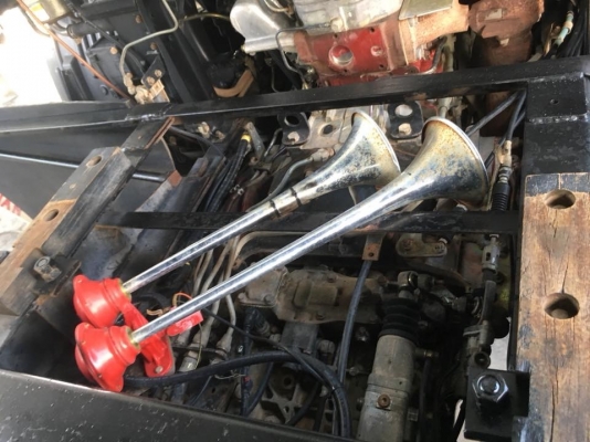 Hino 320 แรง ปี 49 แม่เดี่ยวดัมพ์สามมิตร มีระบบลาก เดิมๆบางๆแต่งสวยน่าใช้ ทะเบียนพร้อม Hino 320 แรง ปี 49 แม่เดี่ยวดัมพ์สามมิตร มีระบบลาก เดิมๆบางๆแต่งสวยน่าใช้ ทะเบียนพร้อม