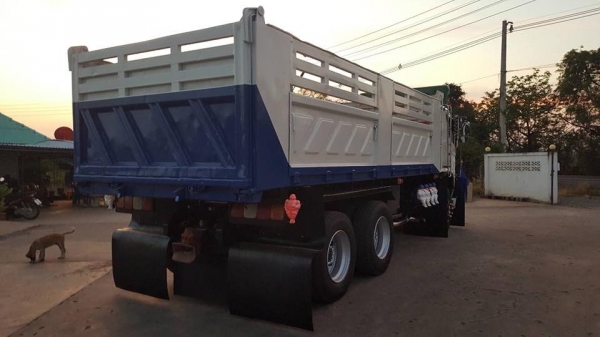 Hino 320 แรง ปี 49 แม่เดี่ยวดัมพ์สามมิตร มีระบบลาก เดิมๆบางๆแต่งสวยน่าใช้ ทะเบียนพร้อม Hino 320 แรง ปี 49 แม่เดี่ยวดัมพ์สามมิตร มีระบบลาก เดิมๆบางๆแต่งสวยน่าใช้ ทะเบียนพร้อม