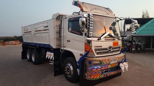 Hino 320 แรง ปี 49 แม่เดี่ยวดัมพ์สามมิตร มีระบบลาก เดิมๆบางๆแต่งสวยน่าใช้ ทะเบียนพร้อม Hino 320 แรง ปี 49 แม่เดี่ยวดัมพ์สามมิตร มีระบบลาก เดิมๆบางๆแต่งสวยน่าใช้ ทะเบียนพร้อม