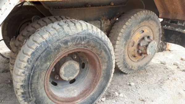 ขาย 225,000 เซมิดั้ม 2 เพลา ยาว 8.50 ม คัชซีสวย พื้นดั้มดี แต่เท้าช้างขาพับตัองดัดเพราะดินทรุด ต่ออู่พระลาน เอกสารเล่มทะเบียนชุดโอนครบ หางดั้มอยู่ สระบุรี 090-772-3710 090-772-3708