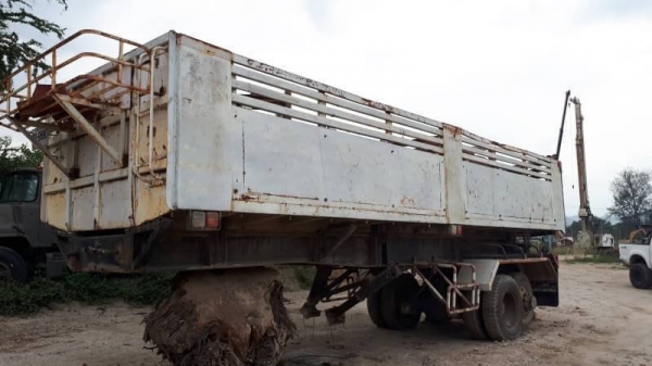 ขาย 225,000 เซมิดั้ม 2 เพลา ยาว 8.50 ม คัชซีสวย พื้นดั้มดี แต่เท้าช้างขาพับตัองดัดเพราะดินทรุด ต่ออู่พระลาน เอกสารเล่มทะเบียนชุดโอนครบ หางดั้มอยู่ สระบุรี 090-772-3710 090-772-3708