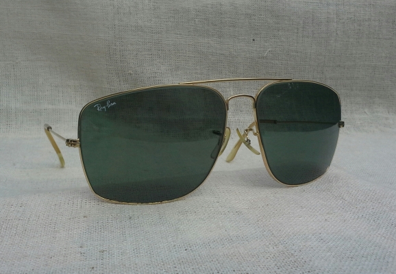 แว่นตาอเมริกันแฮนด์เมดยุค '80s ยิ่งใหญ่ระดับตำนาน รุ่นหายาก ! B&L RAY-BAN EXPLORER USA บิ๊ก แว่นตาอเมริกันแฮนด์เมดยุค '80s ยิ่งใหญ่ระดับตำนาน รุ่นหายาก ! B&L RAY-BAN EXPLORER USA บิ๊ก