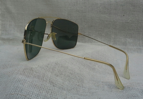 แว่นตาอเมริกันแฮนด์เมดยุค '80s ยิ่งใหญ่ระดับตำนาน รุ่นหายาก ! B&L RAY-BAN EXPLORER USA บิ๊ก แว่นตาอเมริกันแฮนด์เมดยุค '80s ยิ่งใหญ่ระดับตำนาน รุ่นหายาก ! B&L RAY-BAN EXPLORER USA บิ๊ก