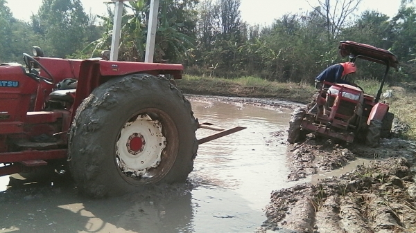 ปรับราคาใหม่ครับ ขึ้นราคาแล้วkomatsu international 676