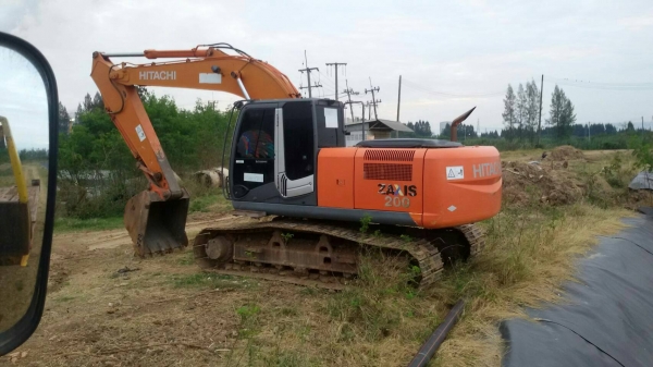 Zx200-3 รถขุด Hitachi  10000ชั่วโมงกว่า เอกสารเล่ม  ช่วงล่างเต็มรถสวยจริงราคา1.75ล้าน สนใจสอบถามได้ที่ ☎ 081-989-1989 + ID LINE : rangrayong หรั่งครับ