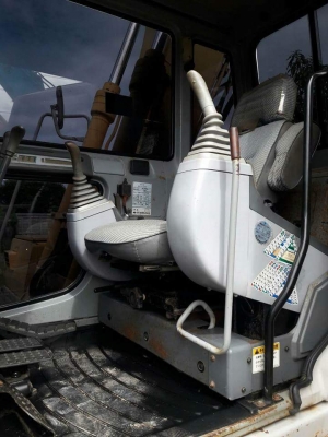 ขายจ้า..SUMITOMO SH120A1  เก่านอกแท้  มีลายแย๊ก  4,XXX  ชั่วโมง  แทรค 70  สภาพสวย พร้อมใช้  โทร 089-3818694  ดวงนภา