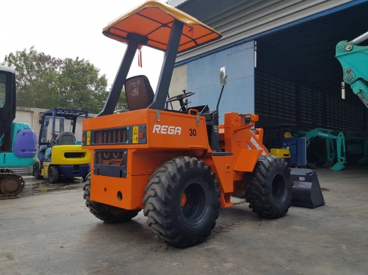 KOMATSU รุ่น wa 30-2 เครื่องยนต์โคมัสสุ 3D 84 เก่าญี่ปุ่นแท้ไม่เคยใช้งานในไทย ระบบเกียร์ 3 เกียร์เดินหน้า 3 เกียร์ถอยหลัง ระบบคอนโทรลเดี่ยว ขับเคลื่อน 4 ล้อ full Time พร้อมใช้งาน มีบุ้งกี่ขนาด 0.3 คิว ชั่วโมงการใช้งาน 1,000 ชม.ราคา385,000บาท สนใจติดต่อเบอ KOMATSU รุ่น wa 30-2 เครื่องยนต์โคมัสสุ 3D 84 เก่าญี่ปุ่นแท้ไม่เคยใช้งานในไทย ระบบเกียร์ 3 เกียร์เดินหน้า 3 เกียร์ถอยหลัง ระบบคอนโทรลเดี่ยว ขับเคลื่อน 4 ล้อ full Time พร้อมใช้งาน มีบุ้งกี่ขนาด 0.3 คิว ชั่วโมงการใช้งาน 1,000 ชม.ราคา385,000บาท สนใจติดต่อเบอ