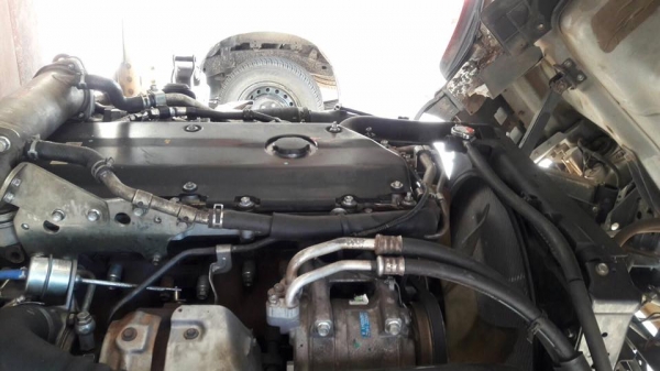 ขายรถ6ล้อ NPR 150แรง ปี56 ยาว5เมตร.50เมตร รถสวย ราคา750,000 สนใจโทร 090-8588220 090-3258446 090-4610