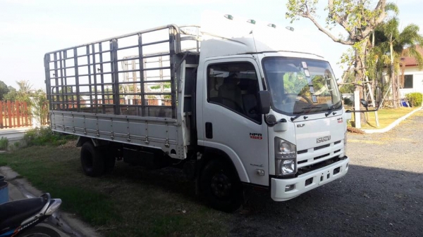 ขายรถ6ล้อ NPR 150แรง ปี56 ยาว5เมตร.50เมตร รถสวย ราคา750,000 สนใจโทร 090-8588220 090-3258446 090-4610