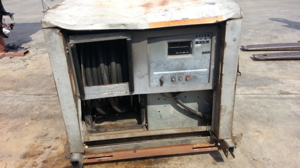 ขายถังน้ำมัน ขนาด 2000 ลิตร เก่าญี่ปุ่น จอดิจิตอล ไฟ DC 24 v ใช้งานปกติ ขายถังน้ำมัน ขนาด 2000 ลิตร เก่าญี่ปุ่น จอดิจิตอล ไฟ DC 24 v ใช้งานปกติ