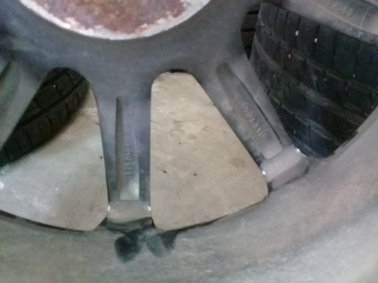 ขายเเม็ก 17 นิ้ว 4/100 สภาพดี ถูกๆ