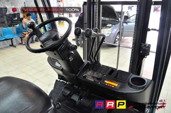 ขายรถโฟล์คลิฟท์มือสอง TOYOTA รุ่น 8FG15-35100 นำเข้าจากประเทศญี่ปุ่น 100\% ไม่เคยใช้งานในไทย