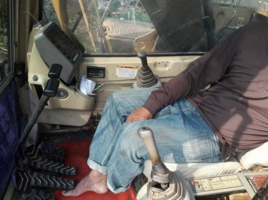 ขาย 790,000 CAT 320 B ไฟฟ้าครบ เครื่องดี ปั้มแรง เอวแน่น ช่วงล่างเต็ม เอกสารเล่มทะเบียน รถพร้อมใช้ รถอยู่ สระบุรี 090-772-3710 090-772-3708