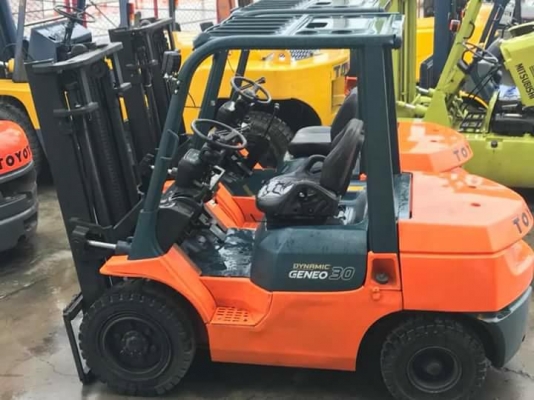 ขายรถ โฟล์คลิฟท์ TOYOTA รุ่น 7-FD30