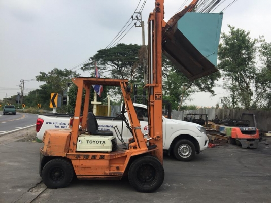 TOYOTA 4FD25  รถนอกเก่าญี่ปุ่น  งาฮิ้ง พร้อมบุ้งกี๋   เครื่องยนต์ดีเซล