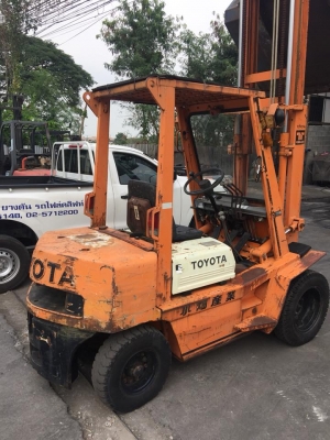 TOYOTA 4FD25  รถนอกเก่าญี่ปุ่น  งาฮิ้ง พร้อมบุ้งกี๋   เครื่องยนต์ดีเซล