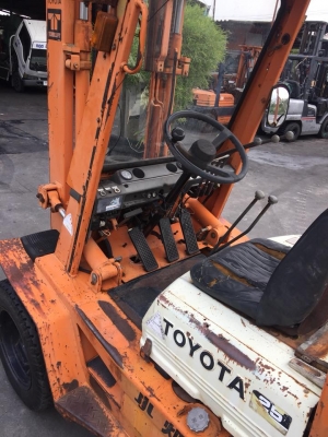 TOYOTA 4FD25  รถนอกเก่าญี่ปุ่น  งาฮิ้ง พร้อมบุ้งกี๋   เครื่องยนต์ดีเซล