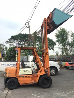 TOYOTA 4FD25  รถนอกเก่าญี่ปุ่น  งาฮิ้ง พร้อมบุ้งกี๋   เครื่องยนต์ดีเซล