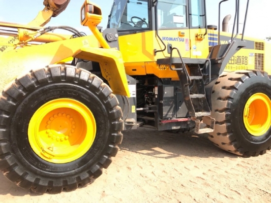 ขายรถตักล้อยาง KOMATSU WA380-6 ปี 2011 รถนอกนำเข้าจากญี่ปุ่น สภาพสวยพร้อมใช้งาน มีVDOการทำงานครับ ขายรถตักล้อยาง KOMATSU WA380-6 ปี 2011 รถนอกนำเข้าจากญี่ปุ่น สภาพสวยพร้อมใช้งาน มีVDOการทำงานครับ