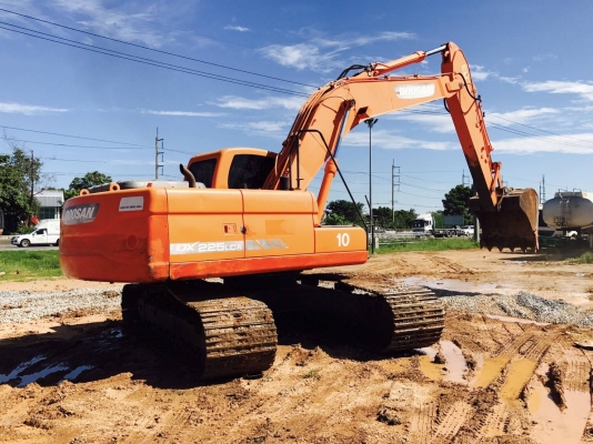 ขออนุญาตขายDOOSAN DX225LCA ชั่วโมง6000กว่าช่วงล่างเต็มพร้มใช้งานเครื่องปั้มราคา 1450000 บาท สนใจติดต่อช่างดำ 0853224877 0988930465 ไอดีไลน์ 0853224877 ครับผ