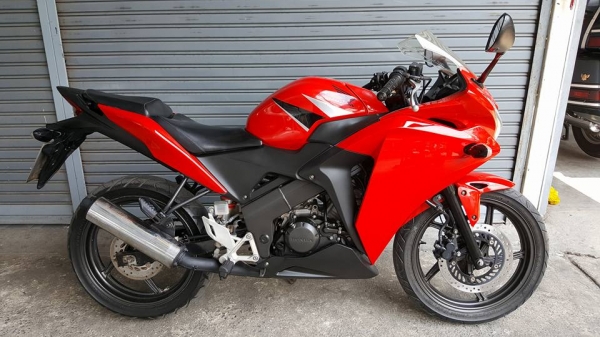 ขออนุญาตขาย HONDA CBR150I NEW สภาพพร้อมใช้งาน ระบบหัวฉีด PGM-FI ขออนุญาตขาย HONDA CBR150I NEW สภาพพร้อมใช้งาน ระบบหัวฉีด PGM-FI