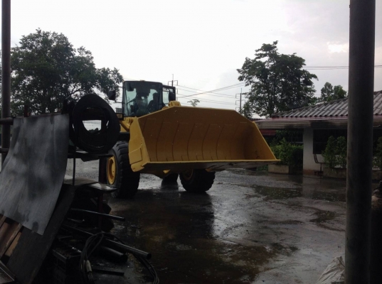 ขออนุญาตขายรถตักKOMATSU WA400-3 พร้อใช้งานเอกสารครบ ราคา 1350000 บาท สนใจติดต่อช่างดำ 0853224877 0988930465 ไอดีไลน์ 0853224877 ครับผม
