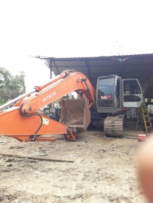 ขออนุญาติขายhitachi zx200-1เอกสารเล่มพร้อมใช้งานช่วงล่างเต็มชั่วโมง1100กว่ารถทำงานทุกวันเอวมีนิดๆราคา1280000บาทต่อรองสนใจติดต่อช่างดำ 0853224877 0988930465 ไอดีไลน์ 0853224877 ครับผม