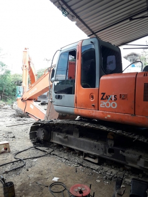 ขออนุญาติขายhitachi zx200-1เอกสารเล่มพร้อมใช้งานช่วงล่างเต็มชั่วโมง1100กว่ารถทำงานทุกวันเอวมีนิดๆราคา1280000บาทต่อรองสนใจติดต่อช่างดำ 0853224877 0988930465 ไอดีไลน์ 0853224877 ครับผม