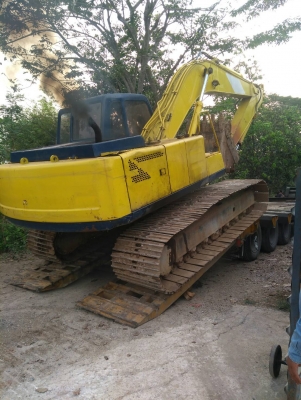 รถแบคโฮ KOBELCO SK200 MARK3 รถเก่านอกนำเข้า มีเอกสารใบอินวอยซ์ ชุดจดทะเบียน โซ่หนา เอวแน่น เครื่องดี ไฟฟ้าครบ พร้อมใช้งาน