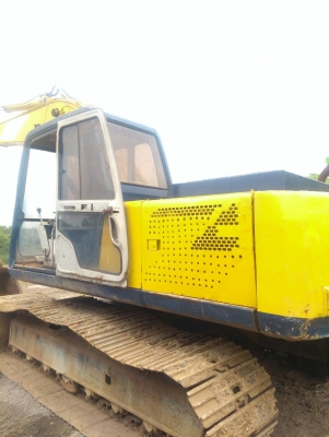 รถแบคโฮ KOBELCO SK200 MARK3 รถเก่านอกนำเข้า มีเอกสารใบอินวอยซ์ ชุดจดทะเบียน โซ่หนา เอวแน่น เครื่องดี ไฟฟ้าครบ พร้อมใช้งาน