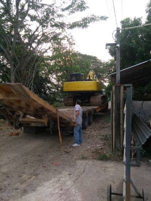 รถแบคโฮ KOBELCO SK200 MARK3 รถเก่านอกนำเข้า มีเอกสารใบอินวอยซ์ ชุดจดทะเบียน โซ่หนา เอวแน่น เครื่องดี ไฟฟ้าครบ พร้อมใช้งาน