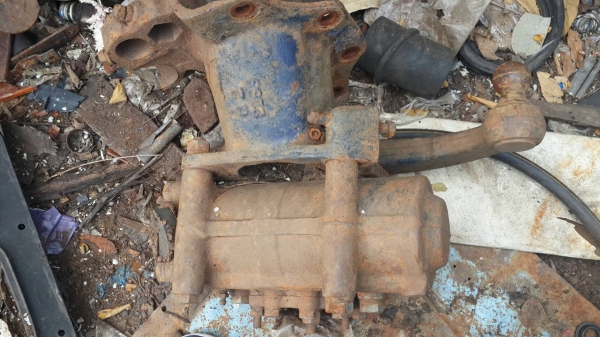 ขายกะปุกพวงมาลัยอีซูซุร๊อคกี้สภาพดีไม่เสียราคา10000