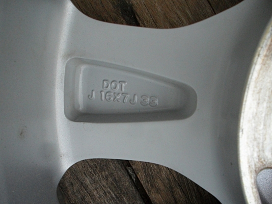 แม็กป้ายแดง ขอบ16 เอนไกแท้ 6รู139 สภาพใหม่ (4วง 4,500)