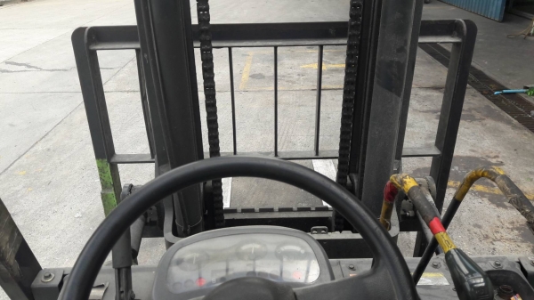 รถฟอร์คลิฟท์ Komatsu ดีเซล 4 ตัน เสาสูง 5 เมตร รถพร้อมใช้งาน (มีคลิปกการทำงาน)