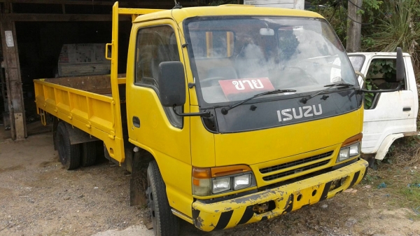 Isuzu NPR 120 หัวการ์ตูน