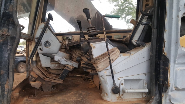 ขาย แบคโฮ CAT 320 Version.1 เครื่องเดิม ปั้มดี ไฟฟ้าตัดแล้ว เอกสารใบซื้อขาย ราคาต่อรองได้