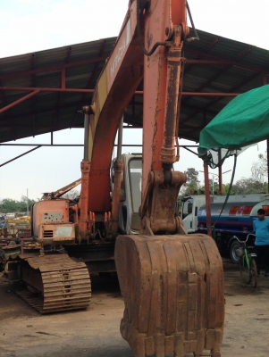 ขายด่วน!! Hitachi EX200-2 สภาพพร้อมใช้