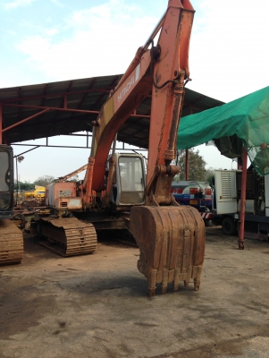 ขายด่วน!! Hitachi EX200-2 สภาพพร้อมใช้