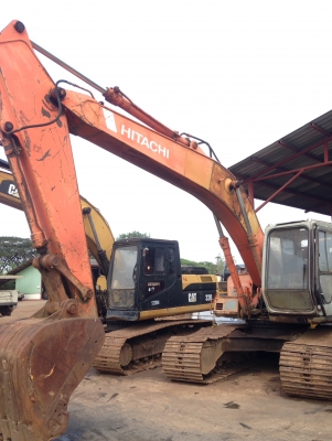 ขายด่วน!! Hitachi EX200-2 สภาพพร้อมใช้