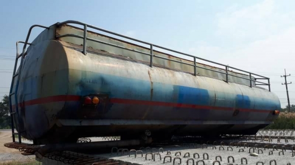 ขาย 39,000 ถังบน้ำมัน 16,000 ลิตร ถังสวย เหมาะสำหรับ ใส่สิบล้อทำแท้งนัำ ถังอยู่ ปทุมฯ 090-772-3710 090-772-3708