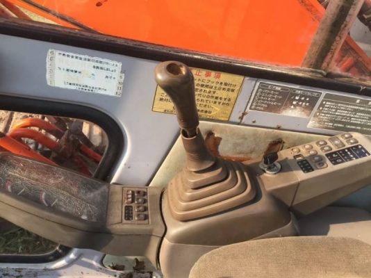 ขาย 590,000 HITACHI EX 200-2 เล่มทะเบีบน เมก้าปั้ม เครื่องดี ปั้มแรง เอวแน่น ช่วงล่างสวย รถพร้อมใช้ เอกสารพร้อมโอน รถอยู่ มีนบุรี 090-772-3710 090-772-3708