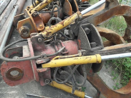 ขาย 39,500 หัวขยุ้มเหล็ก ใส่รถแบคโฮ ขนาด 200 สภาพสวย พร้อมใช้ มี 2 ตัว หัวขยุ้มอยู่ สระบุรี 090-772-3710 090-772-3708 ขาย 39,500 หัวขยุ้มเหล็ก ใส่รถแบคโฮ ขนาด 200 สภาพสวย พร้อมใช้ มี 2 ตัว หัวขยุ้มอยู่ สระบุรี 090-772-3710 090-772-3708