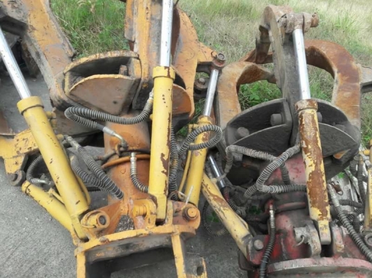 ขาย 39,500 หัวขยุ้มเหล็ก ใส่รถแบคโฮ ขนาด 200 สภาพสวย พร้อมใช้ มี 2 ตัว หัวขยุ้มอยู่ สระบุรี 090-772-3710 090-772-3708 ขาย 39,500 หัวขยุ้มเหล็ก ใส่รถแบคโฮ ขนาด 200 สภาพสวย พร้อมใช้ มี 2 ตัว หัวขยุ้มอยู่ สระบุรี 090-772-3710 090-772-3708